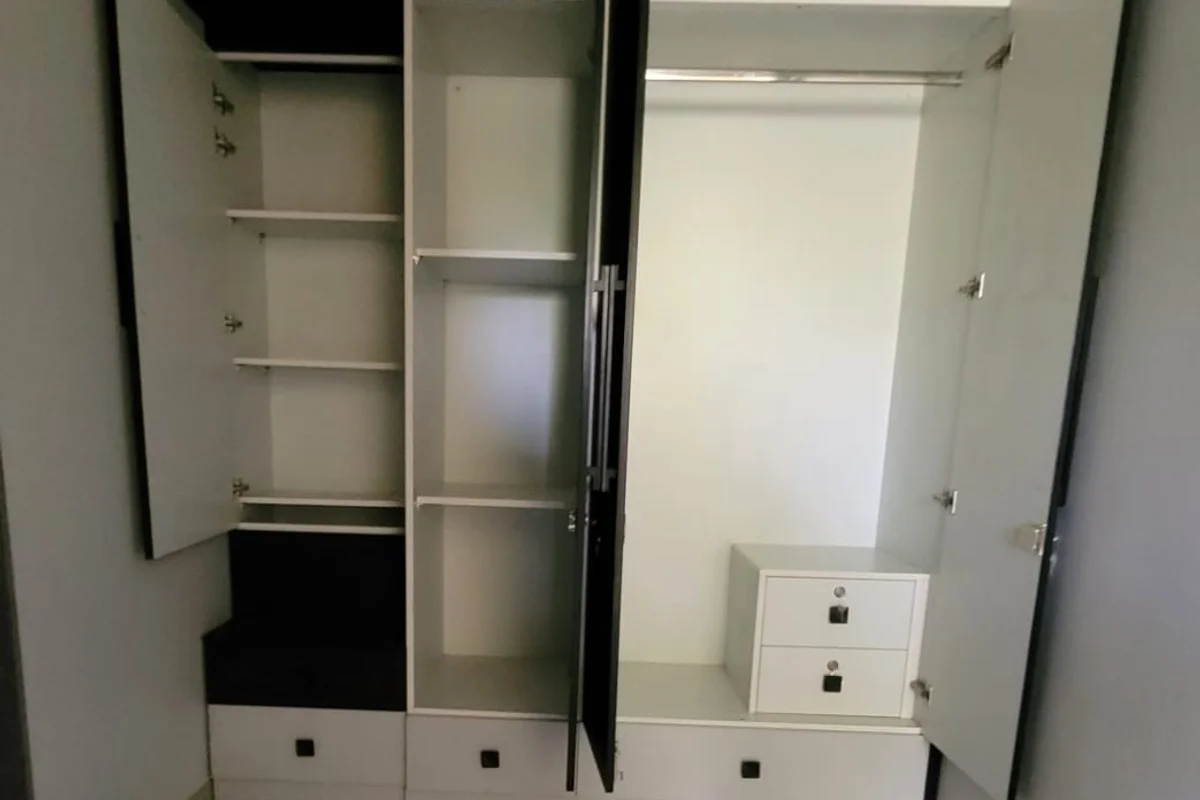 Wardrobes sample thumbnail 3